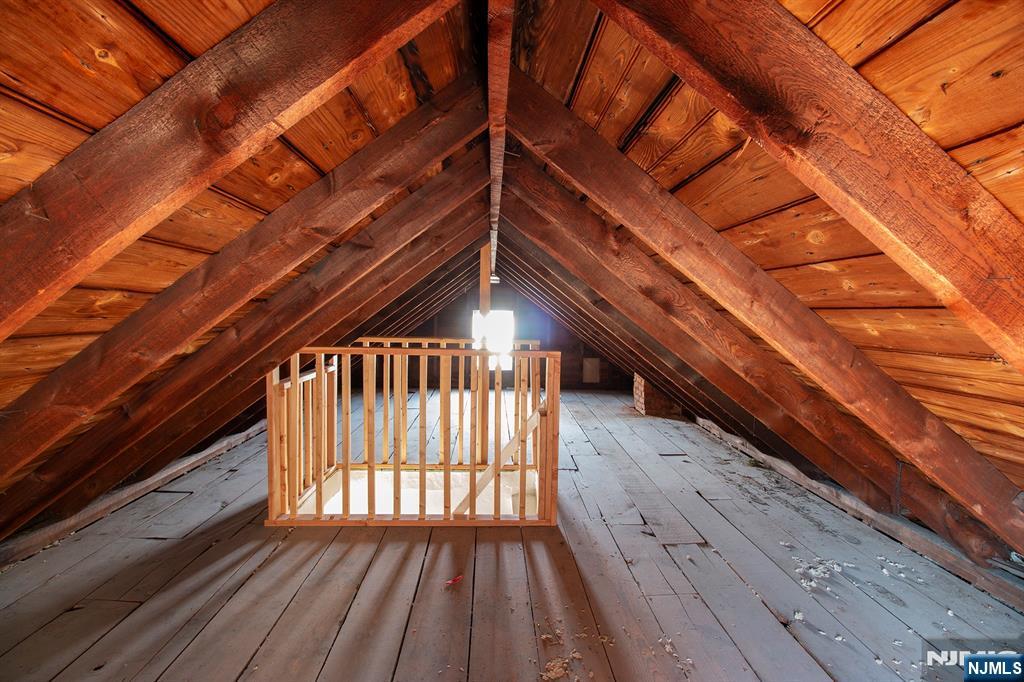 2557 Wh-mer Road Property Photo 26