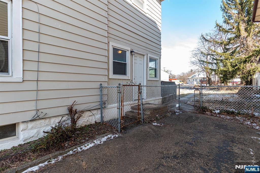 2557 Wh-mer Road Property Photo 34