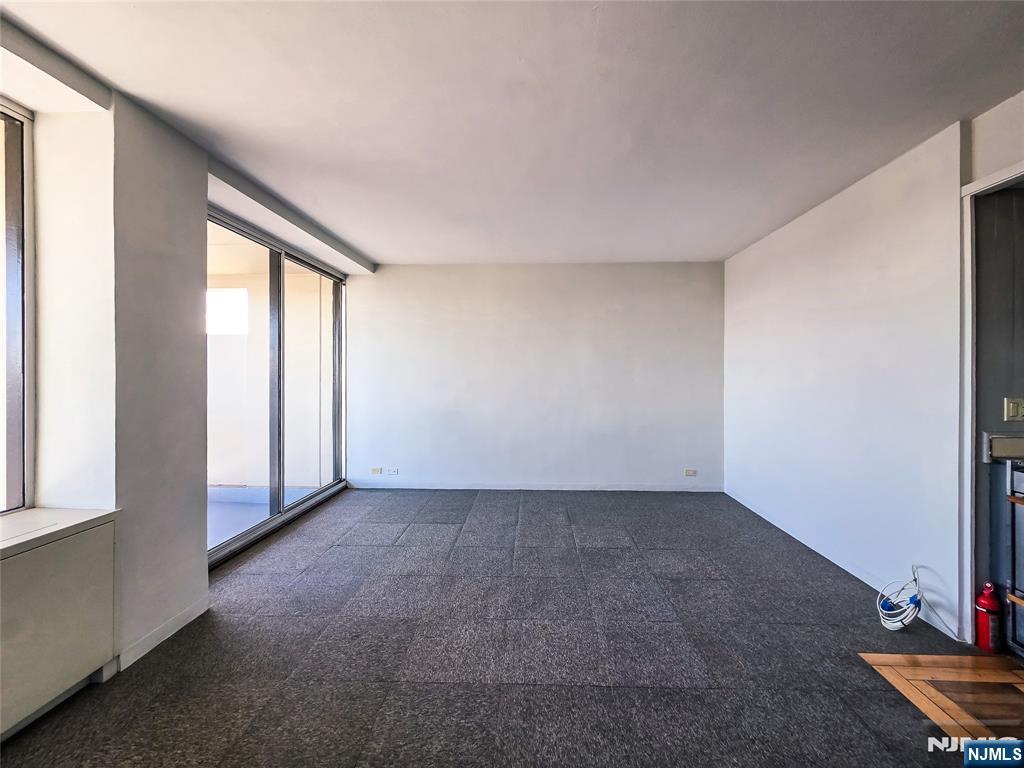 1 Horizon 811 Property Photo 5