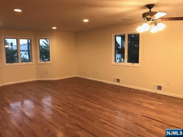 441 Hillcrest Place Property Photo 2