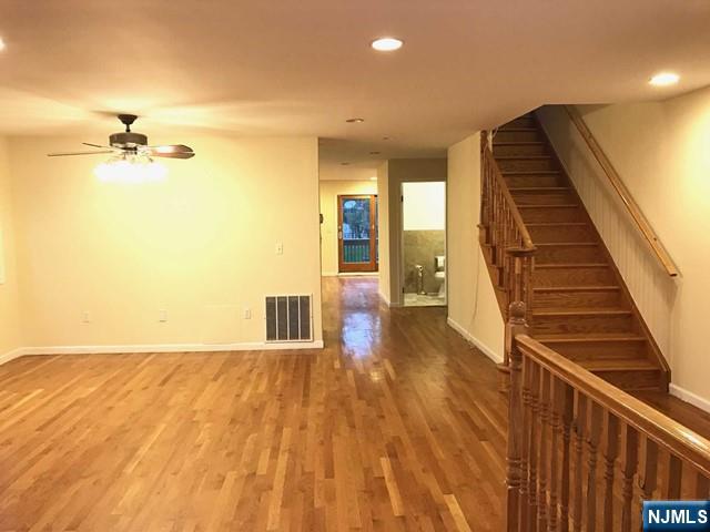 441 Hillcrest Place Property Photo 3