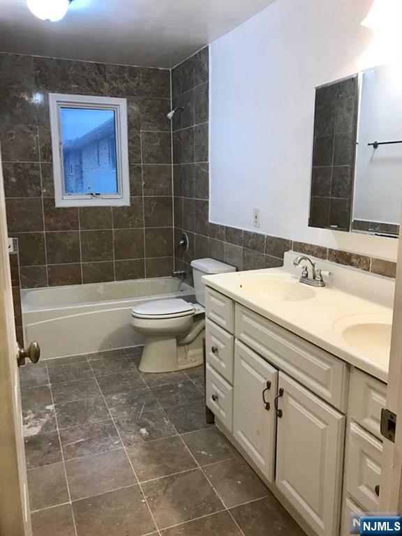 441 Hillcrest Place Property Photo 8