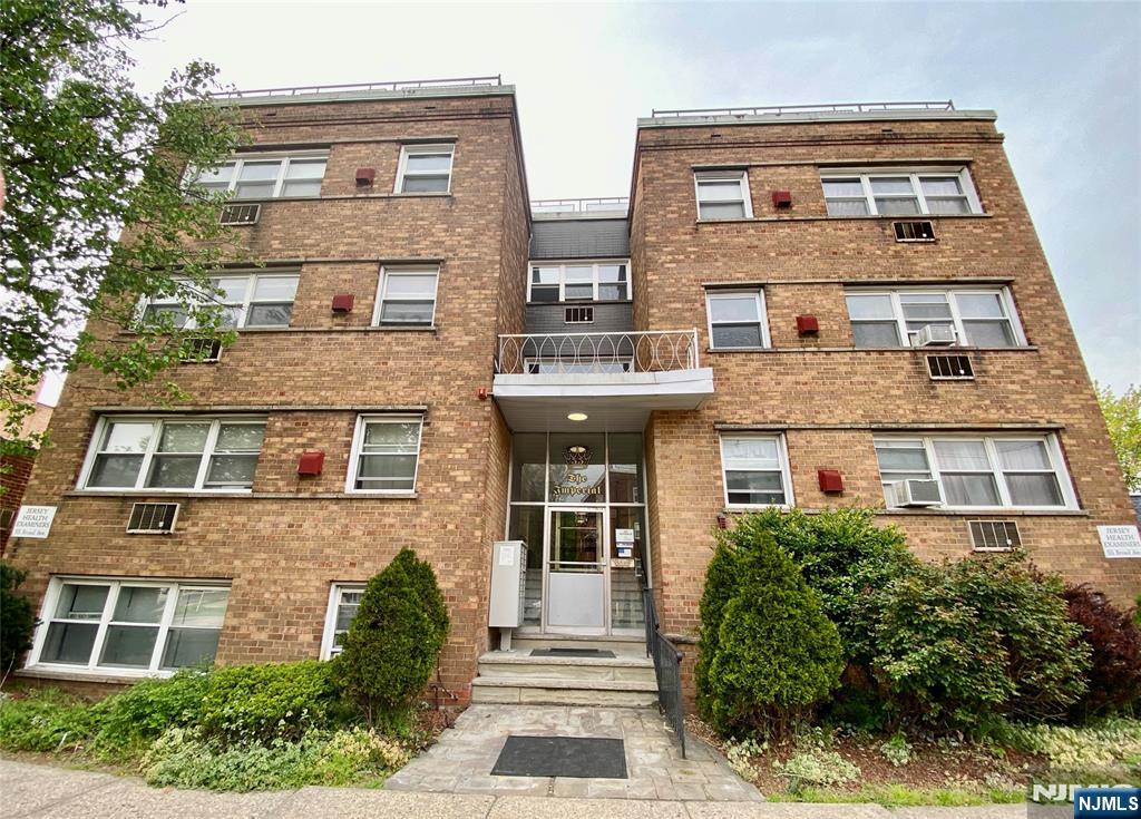 55 Broad Avenue Property Photo 1