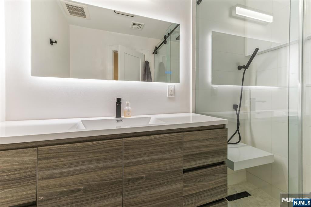 37 New Street Property Photo 24