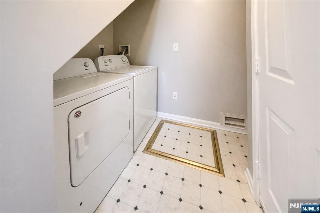 48-50 Holland Street Property Photo 16