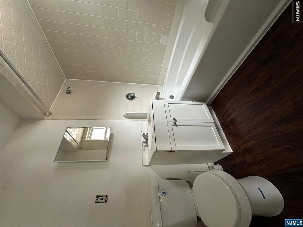 528 Valley Brook Avenue 2fl Property Photo 8