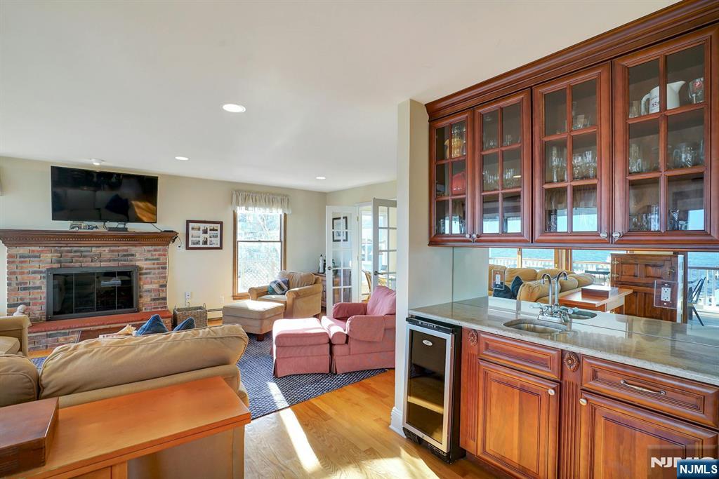599 Point Avenue Property Photo 8