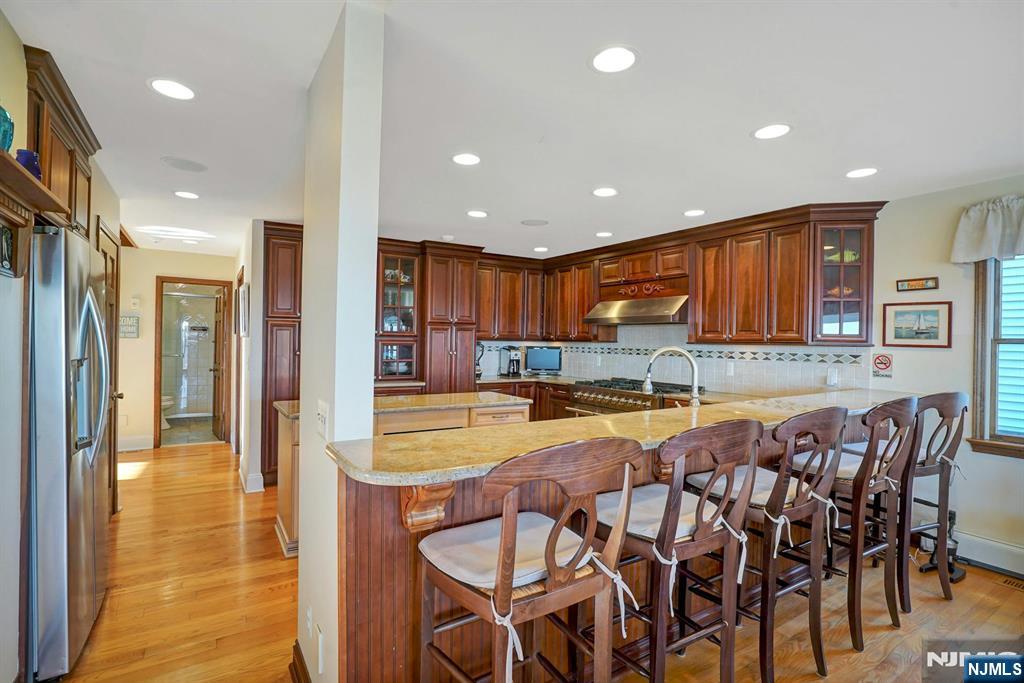 599 Point Avenue Property Photo 10