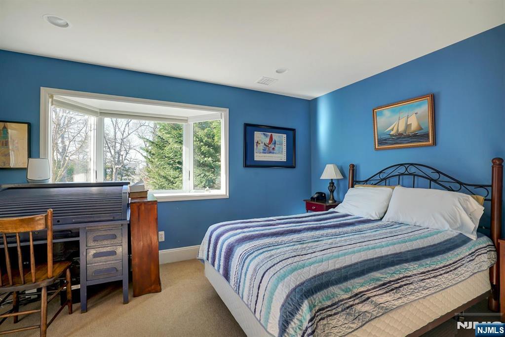599 Point Avenue Property Photo 17