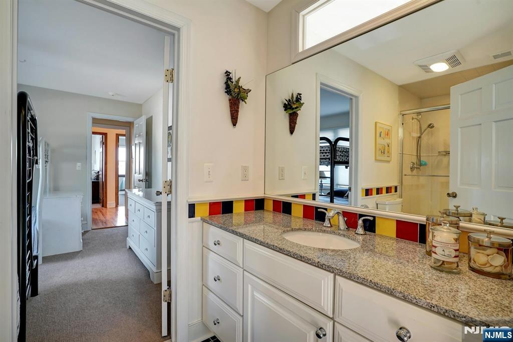 599 Point Avenue Property Photo 21