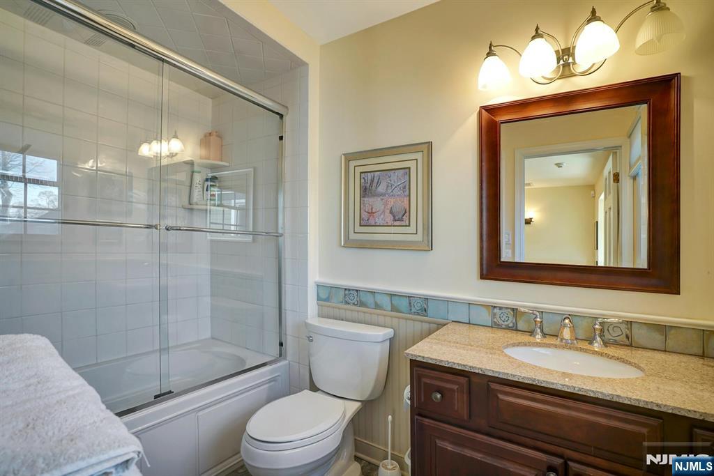 599 Point Avenue Property Photo 22