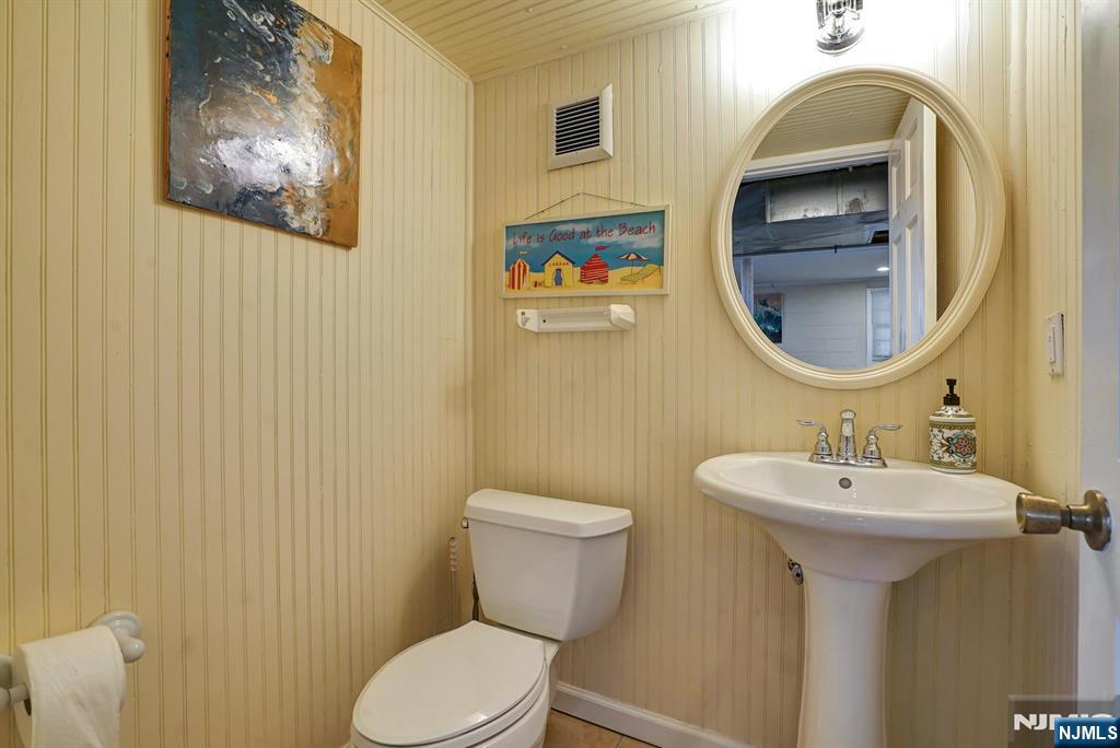 599 Point Avenue Property Photo 30