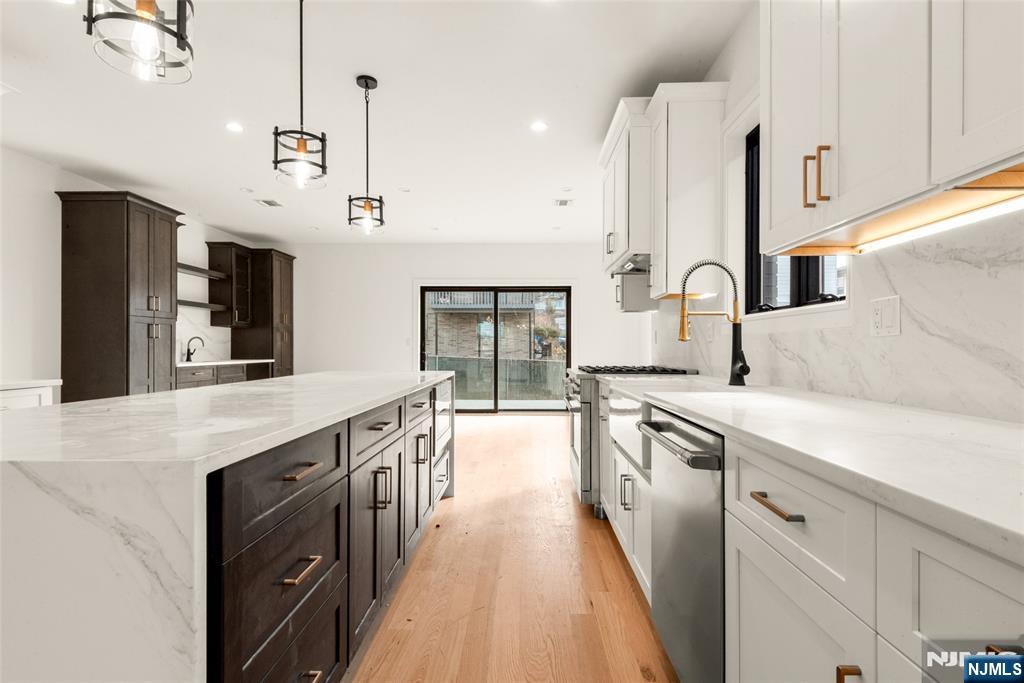 230 8th Street B Property Photo 14