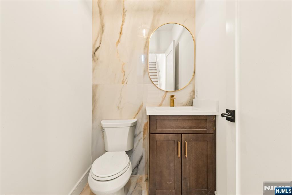 230 8th Street B Property Photo 16
