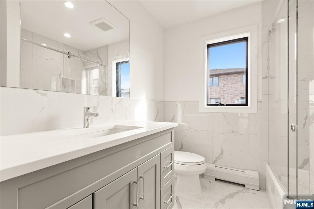 230 8th Street B Property Photo 18
