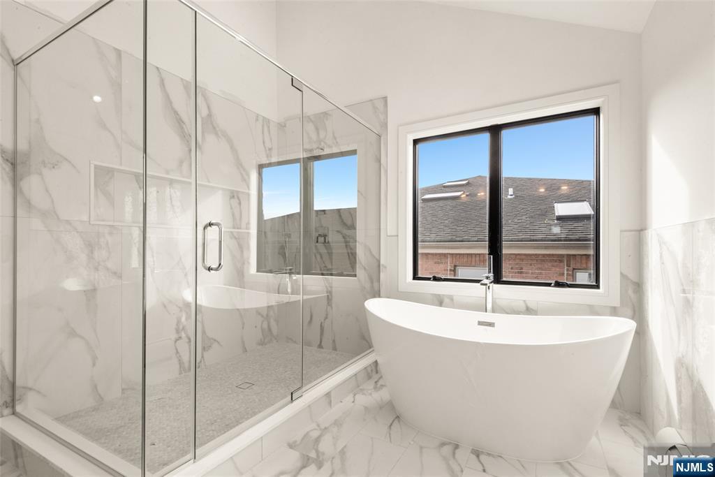 230 8th Street B Property Photo 22