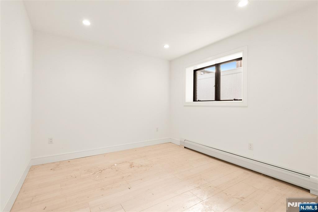 230 8th Street B Property Photo 24