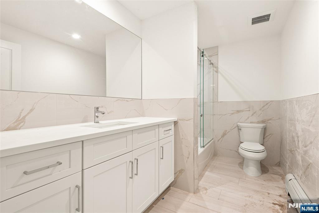 230 8th Street B Property Photo 25