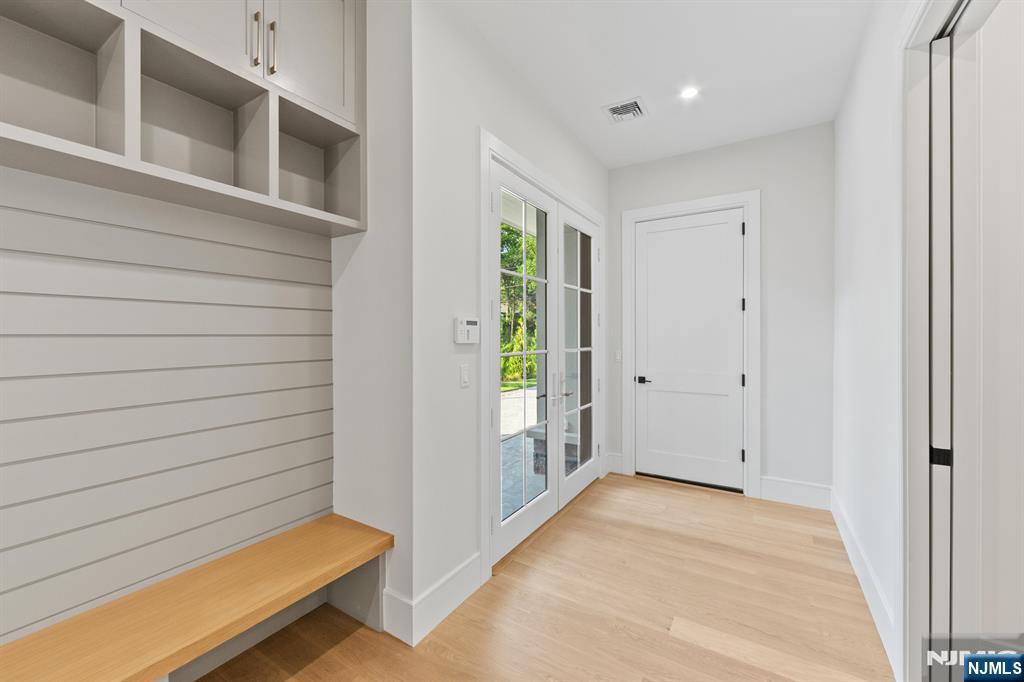 90 Essex Drive Property Photo 25