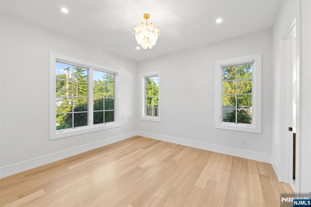 90 Essex Drive Property Photo 28