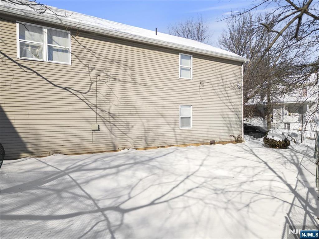 17 Holsman Street 2 Property Photo 4