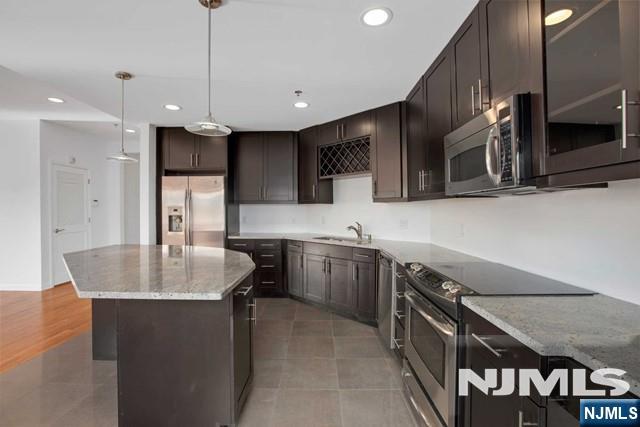 93 Palisade Property Photo 6