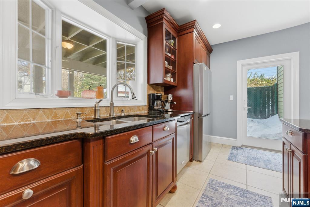 101 E Palisade Avenue Property Photo 17