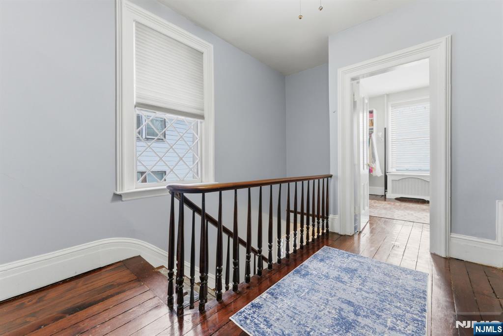 101 E Palisade Avenue Property Photo 32