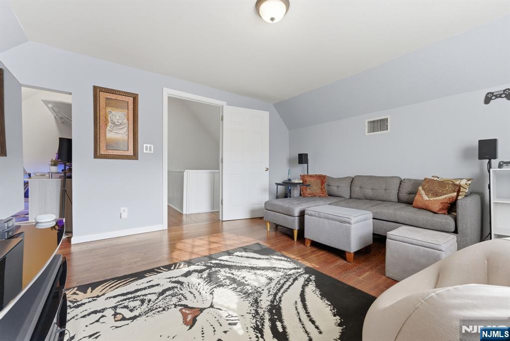 101 E Palisade Avenue Property Photo 35