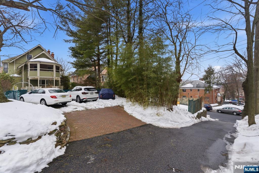 101 E Palisade Avenue Property Photo 40