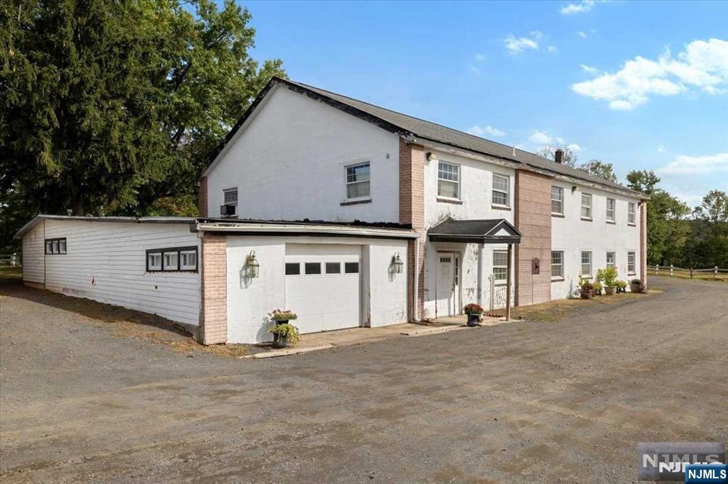 1850 Burnt Mills Road Property Photo 11