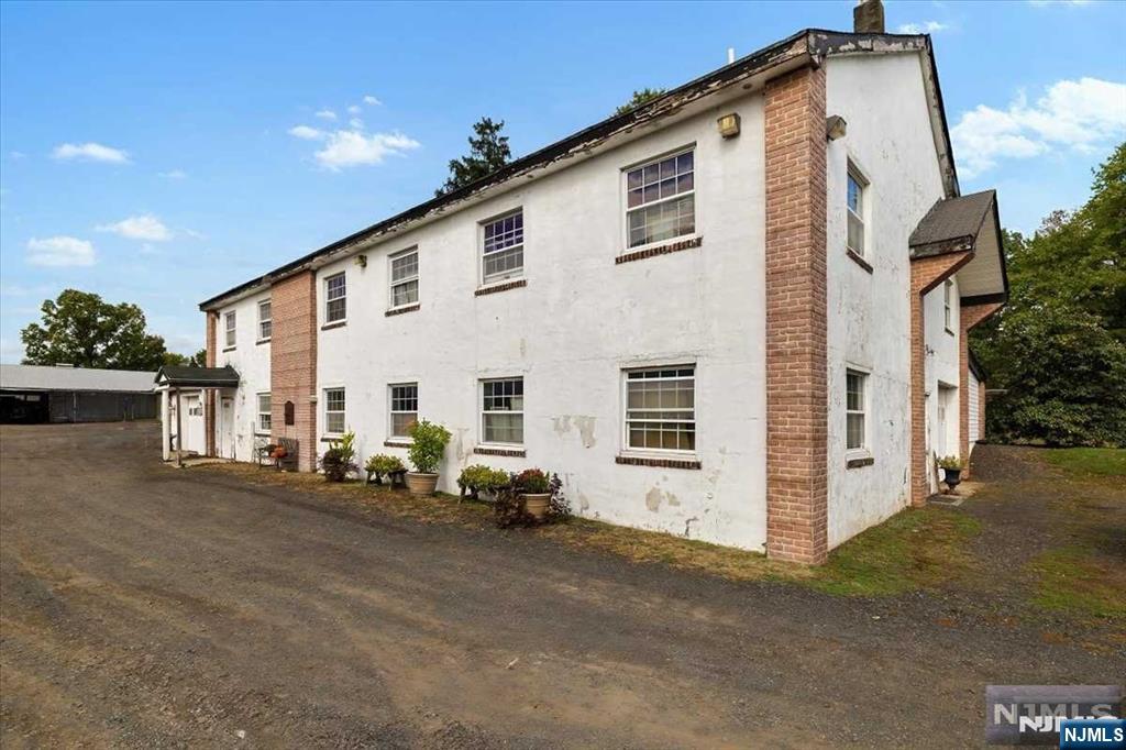 1850 Burnt Mills Road Property Photo 12
