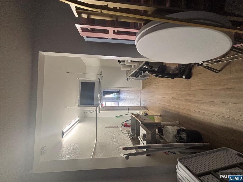 222 Macarthur Avenue Property Photo 8