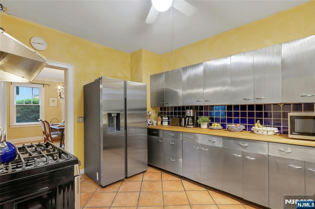 694 Lotus Avenue Property Photo 15