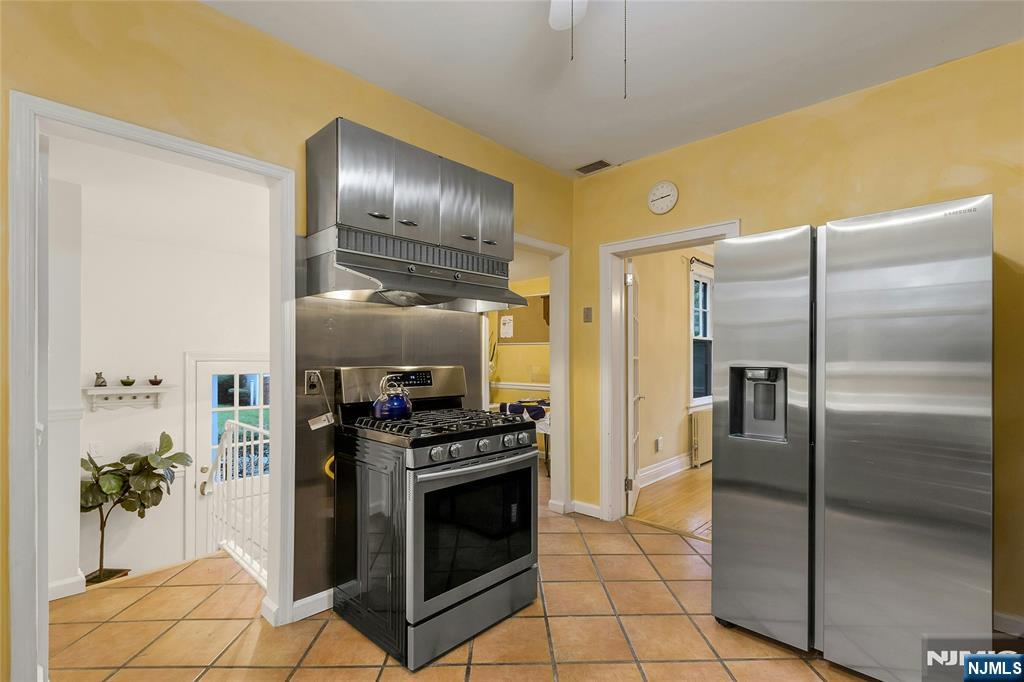 694 Lotus Avenue Property Photo 17