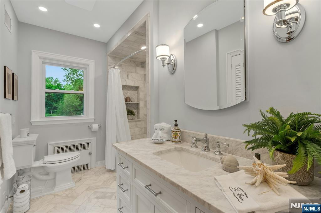 694 Lotus Avenue Property Photo 25
