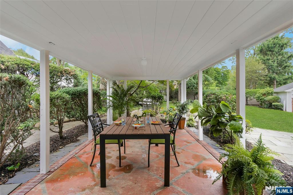 694 Lotus Avenue Property Photo 39