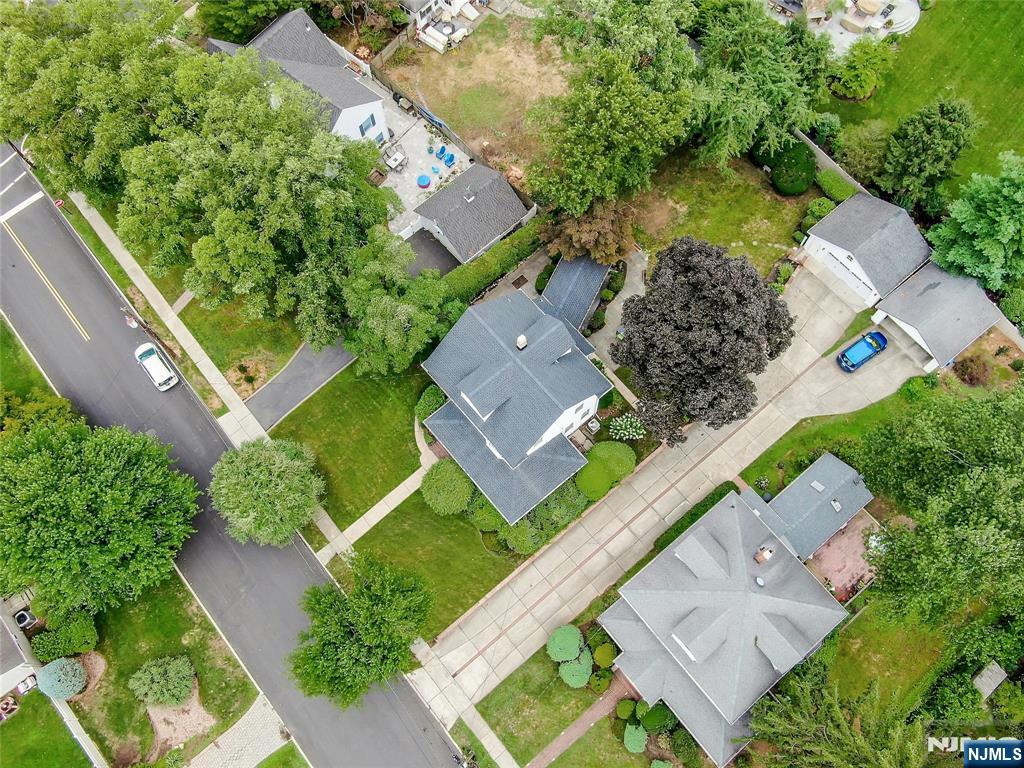 694 Lotus Avenue Property Photo 45