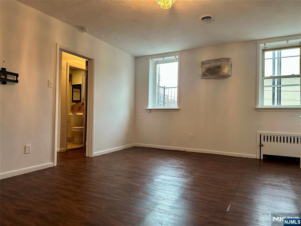 530 Valley Brook Avenue 2fl Property Photo 2