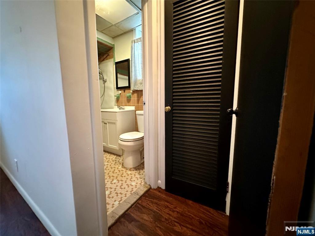 530 Valley Brook Avenue 2fl Property Photo 5