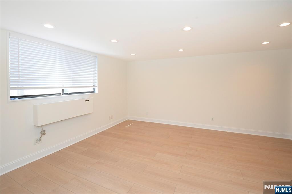 235 Prospect Avenue 2 / Le Property Photo 7