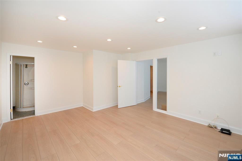 235 Prospect Avenue 2 / Le Property Photo 8