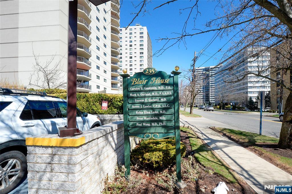 235 Prospect Avenue 2 / Le Property Photo 17