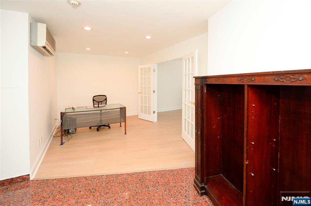235 Prospect Avenue 2 / Le Property Photo 19