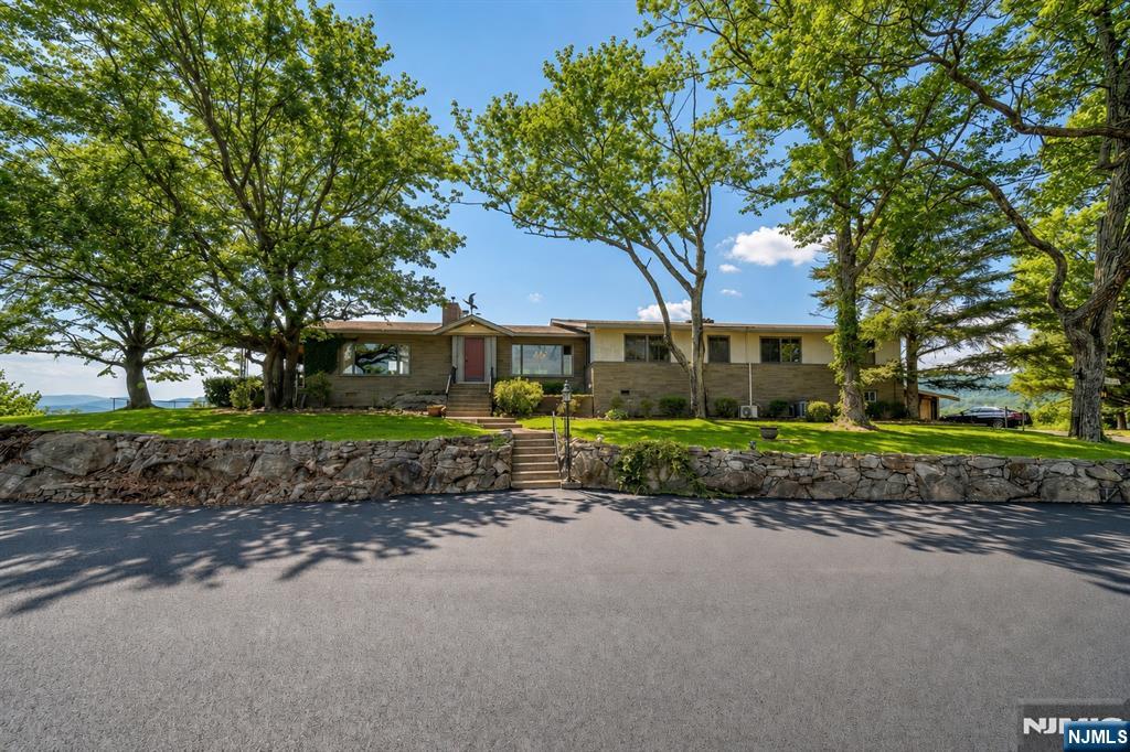 26007862 Property Photo 1