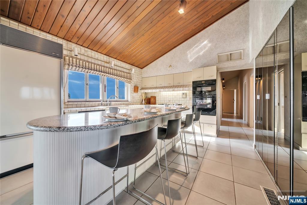 26007862 Property Photo 15