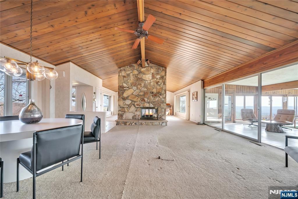 26007862 Property Photo 36