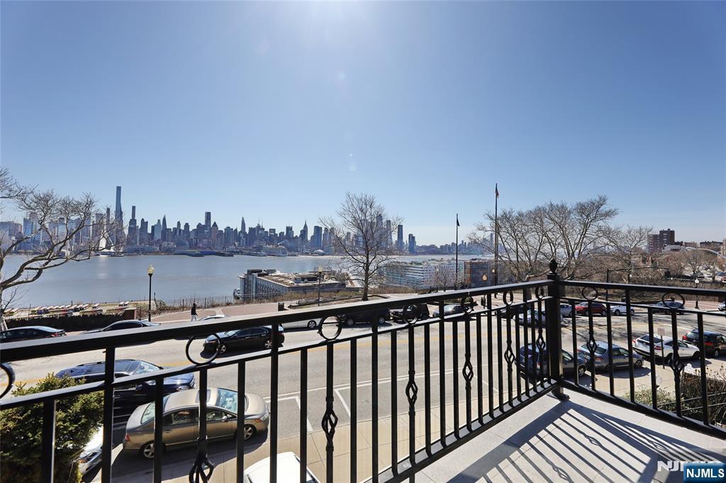 1021 Jfk Blvd E Property Photo 1