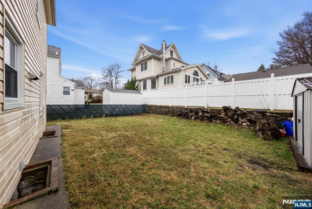 294 Park Avenue Property Photo 17