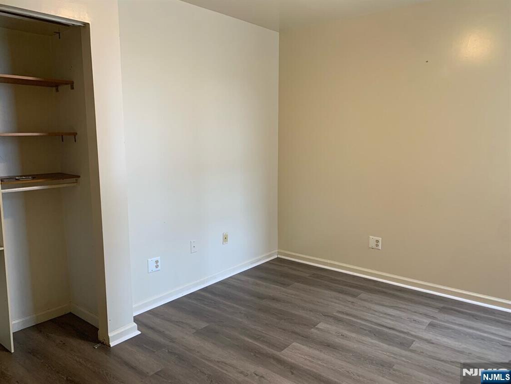 481 William Street Property Photo 16